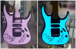 Light up paint guitar - Electroluminescent paint Lumilor by TD Customs